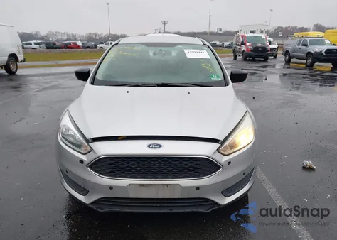 2016 Ford Focus S from USA, damaged, VIN 1FADP3E20GL365995